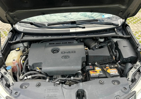 Toyota Avensis cena 38800 przebieg: 190000, rok produkcji 2012 z Gliwice małe 232